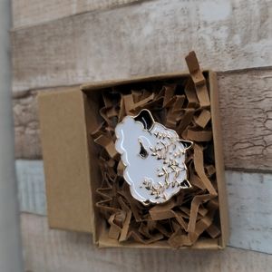 🐑 Cute little enamel sheep pin